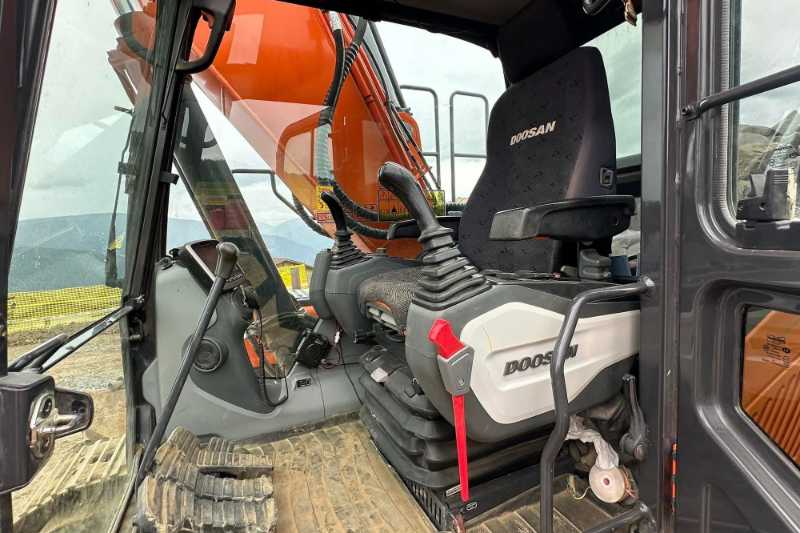 OmecoHub - Immagine DOOSAN DX235NLC-5